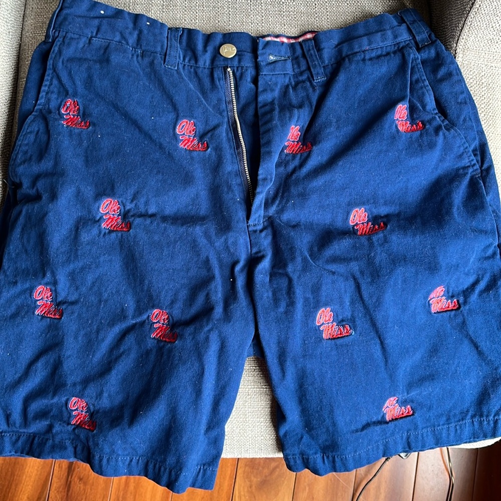 Ole Miss Pennington & Bailes Stadium shorts!! Mens Size 32 Navy w red Ole Miss!